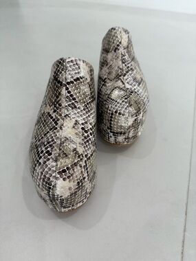 Azalea Wang Snake Print Platform Clogs Flats in Beige And Brown